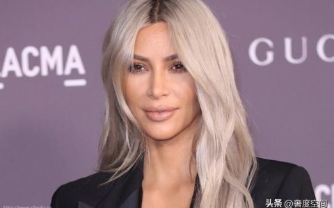 卡戴珊_(Kim_Kardashian)_抢拍下戴安娜王妃标志性的项链，